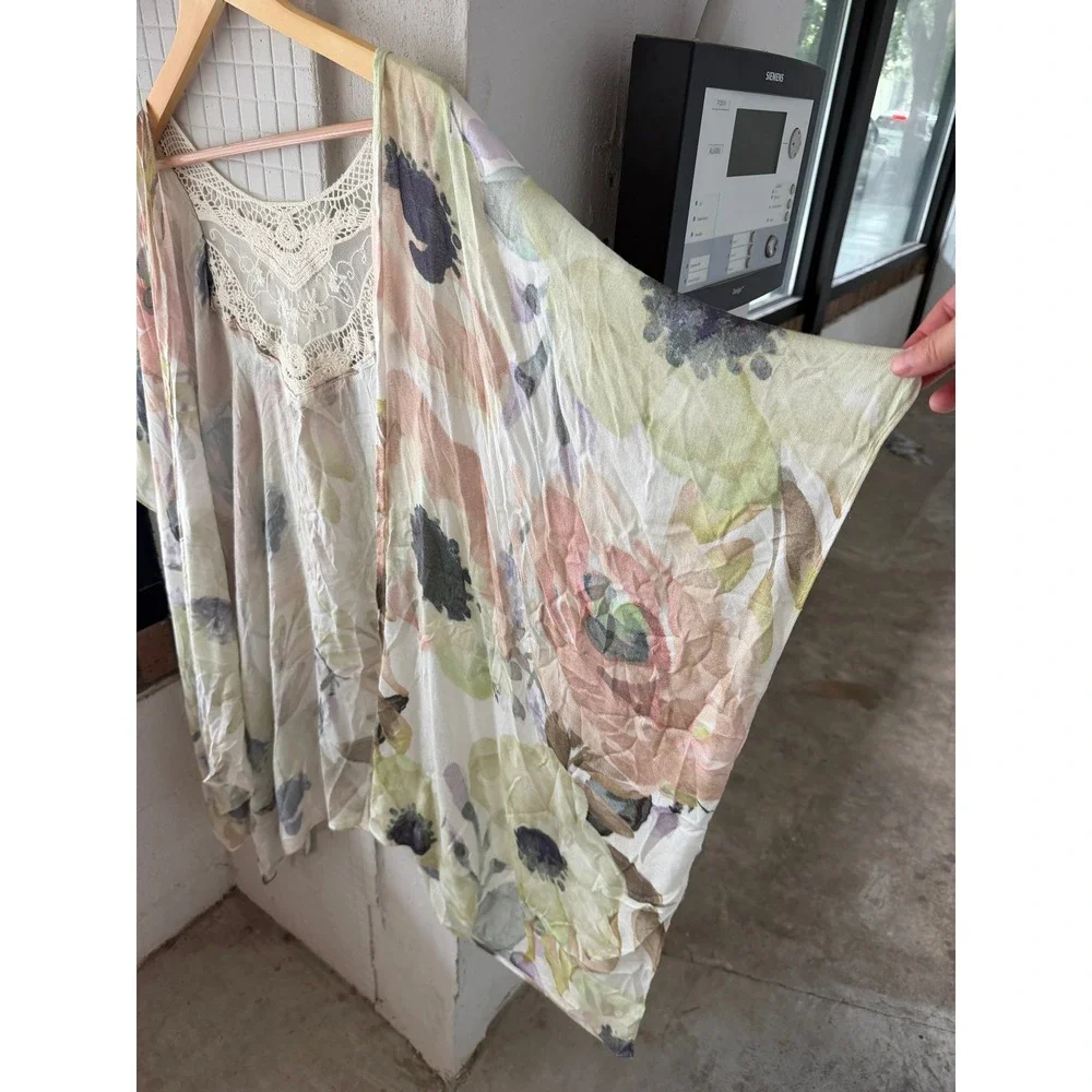 Elizabeth Gillett Floral Kimono Wrap Poncho Crochet Lace Inset Viscose One Size